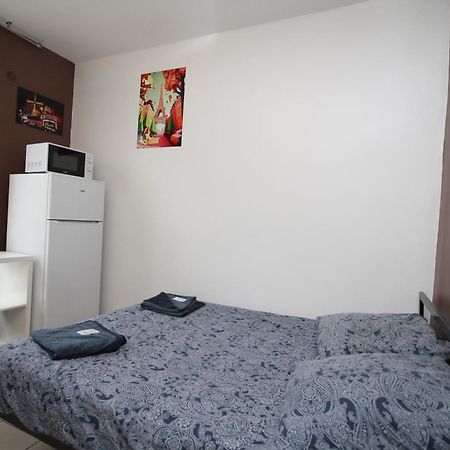 08 - Chambre Proche Paris Et Transports Avec Tv Wifi Сен-Дени Экстерьер фото
