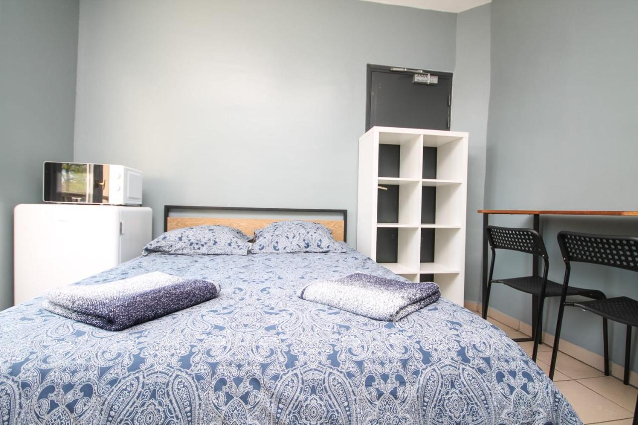 08 - Chambre Proche Paris Et Transports Avec Tv Wifi Сен-Дени Экстерьер фото