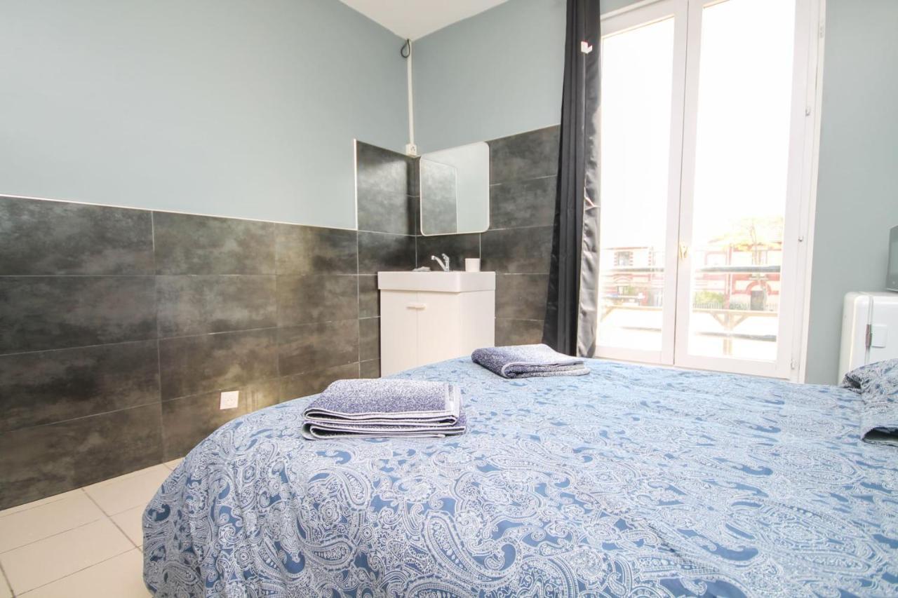 08 - Chambre Proche Paris Et Transports Avec Tv Wifi Сен-Дени Экстерьер фото